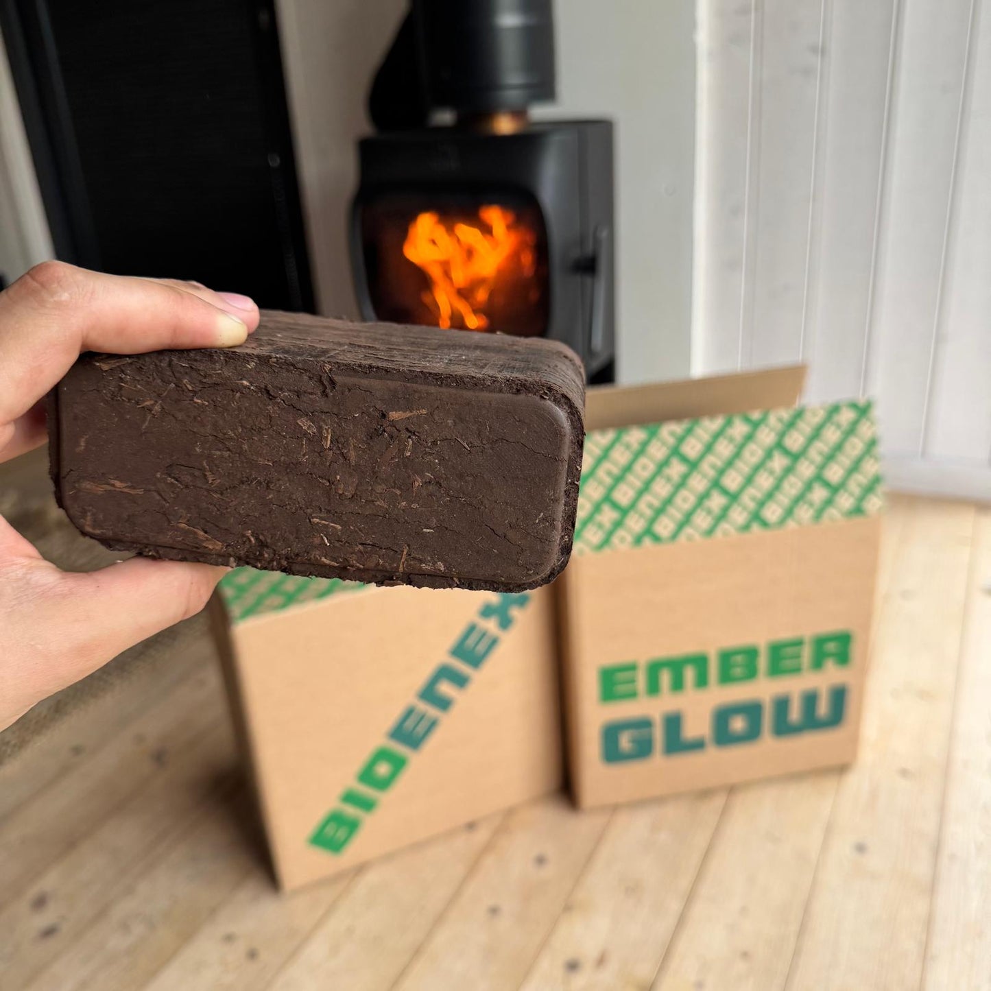 EmberGlow Natbriketter